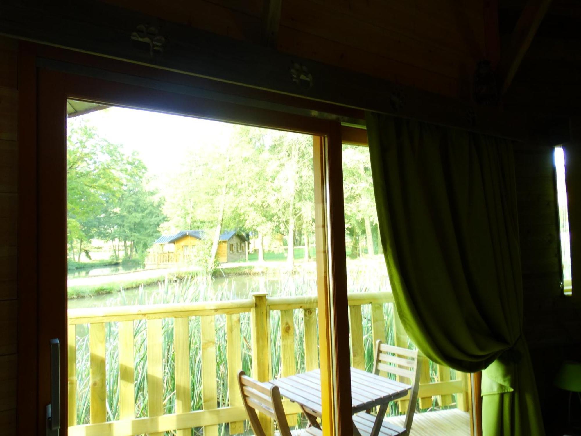 Hotel Etangs Du Moulin Suzy Habitación foto
